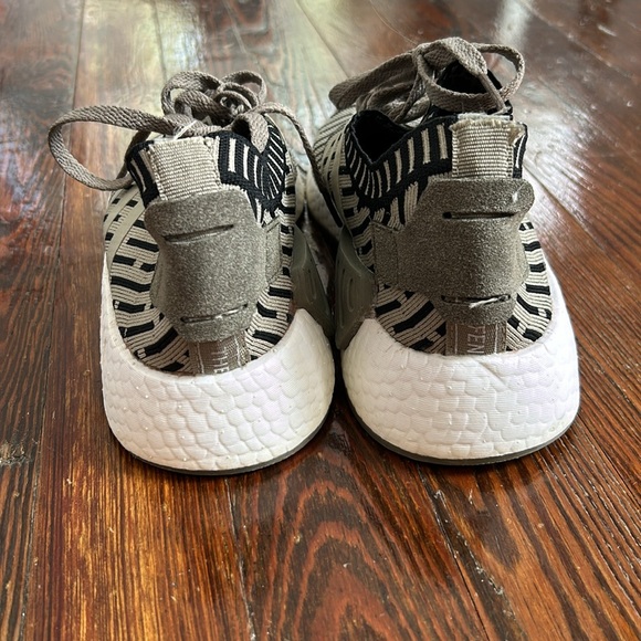 Adidas NMD R2 - Picture 3 of 4